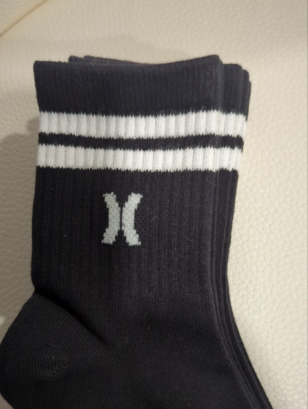 Hurley Women’s Black Crew Socks with White Stripes and Logo - 6 Pair Total - Picture 4 of 5